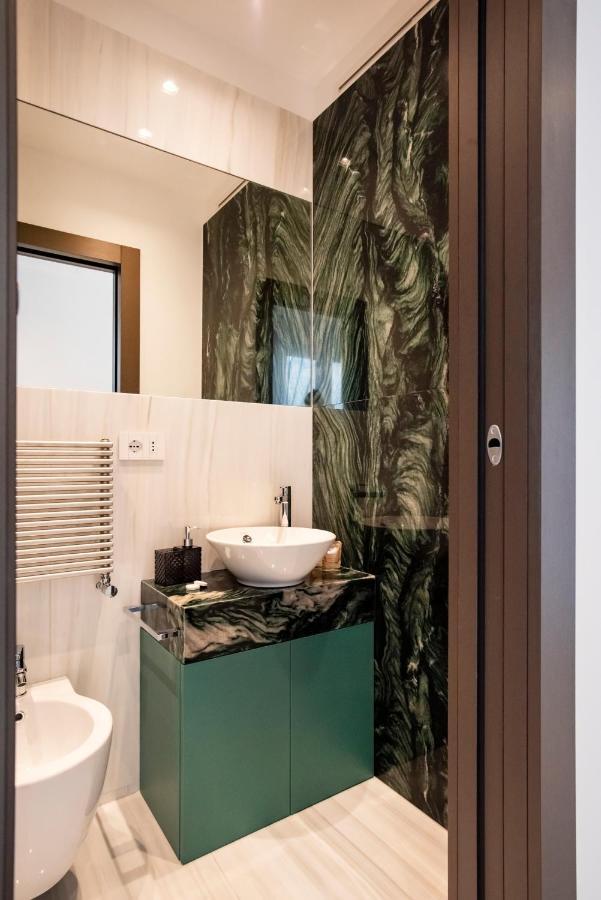 Апартаменты Gentile 46 Luxury Accomodation Бари Экстерьер фото